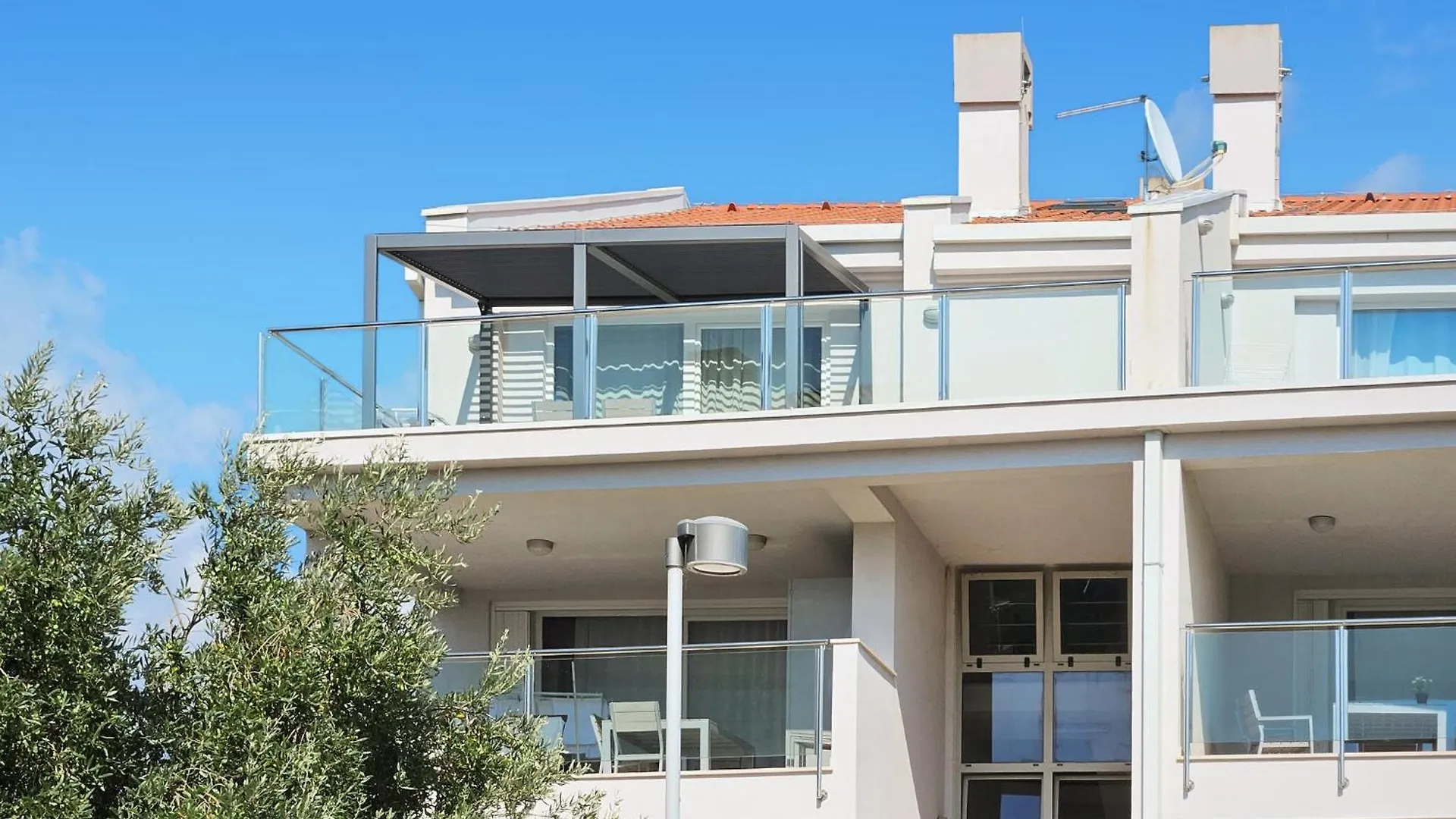 3 Bedroom Stunning Apartment In Peroj