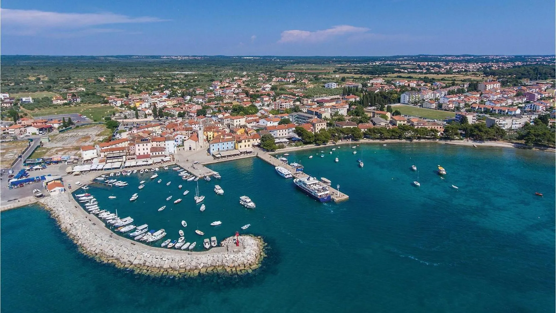 3 Bedroom Stunning Apartment In Peroj