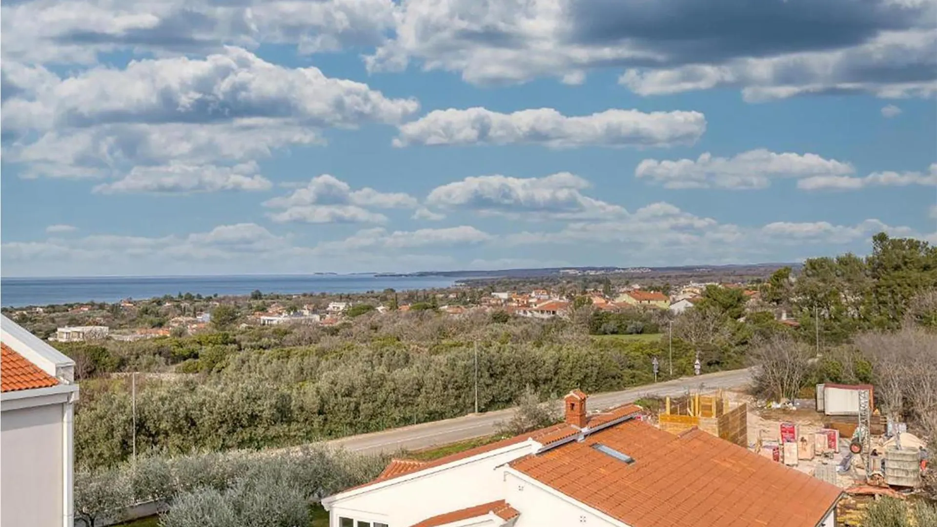 3 Bedroom Stunning Apartment In Peroj