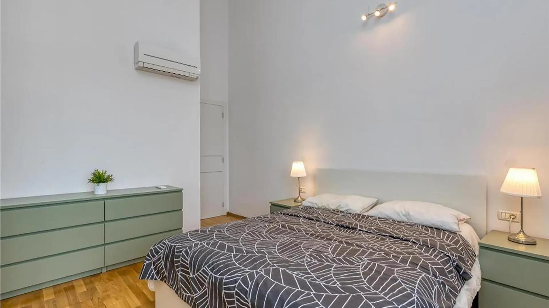 3 Bedroom Stunning Apartment In Peroj