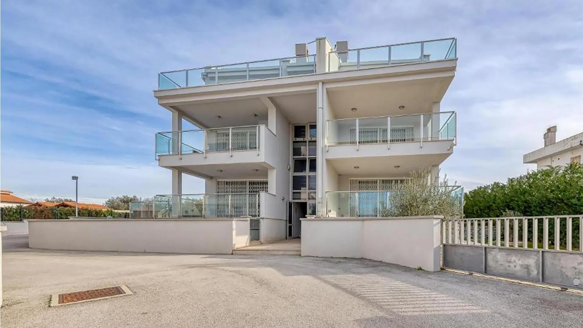 3 Bedroom Stunning Apartment In Peroj
